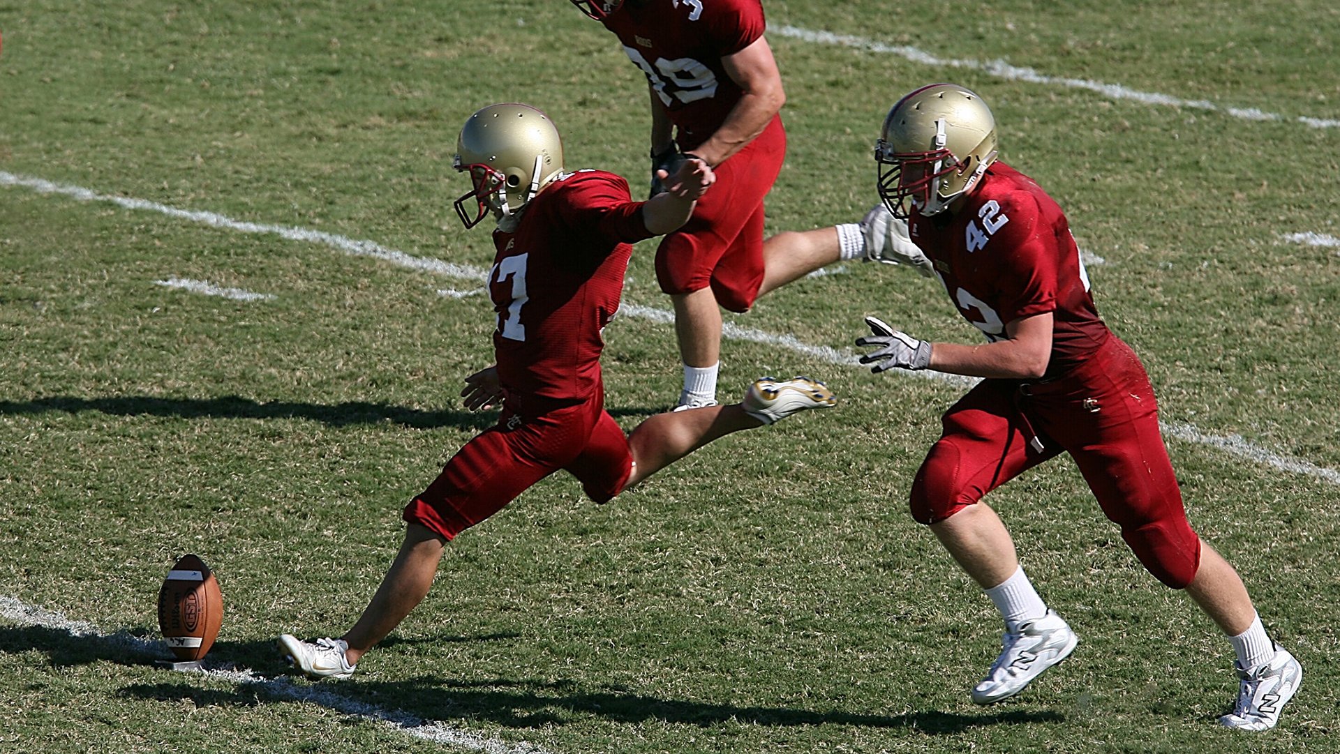 赛事转播多语言支持扩大海外影响力推动联赛国际化进程